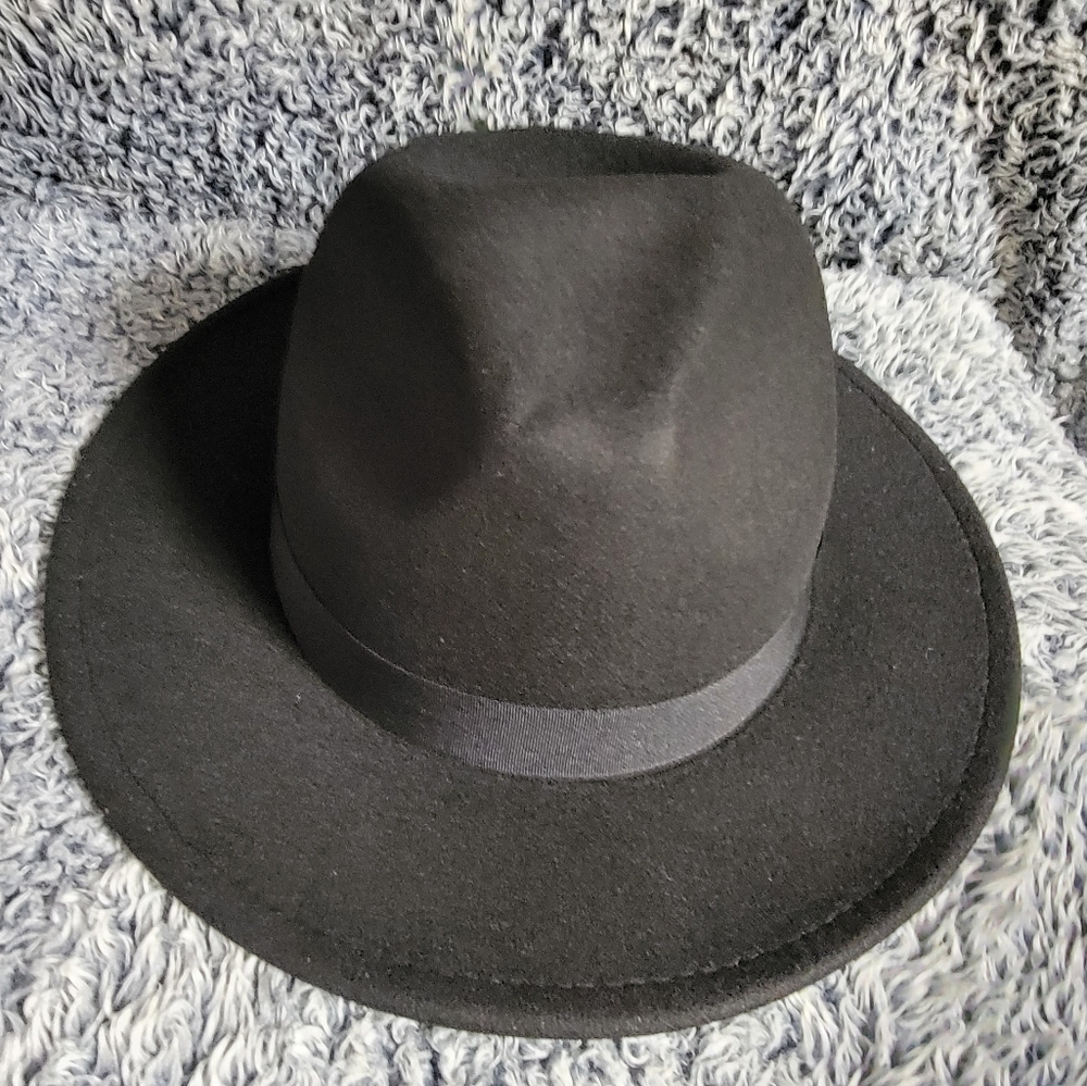 Ashley Stewart Black fedora with leopard lining